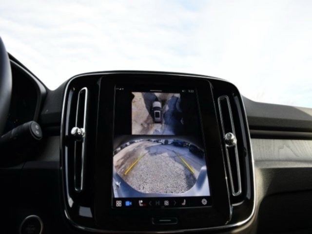 2025 Volvo XC40 B5 Plus Bright Theme