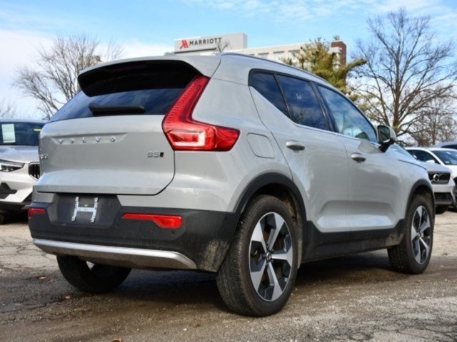 2025 Volvo XC40 B5 Plus Bright Theme