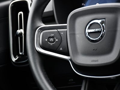2025 Volvo XC40 B5 Plus Bright Theme