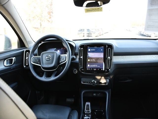 2025 Volvo XC40 B5 Plus Bright Theme