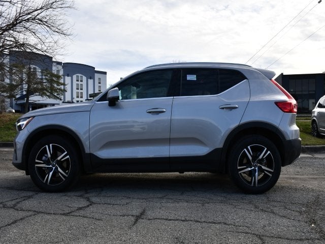 2025 Volvo XC40 B5 Core