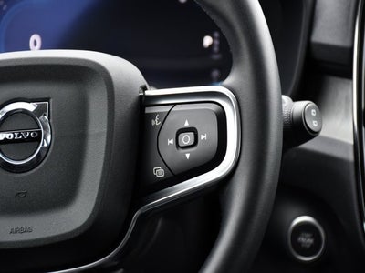 2025 Volvo XC40 B5 Core