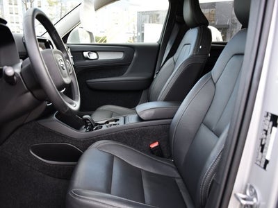 2025 Volvo XC40 B5 Core