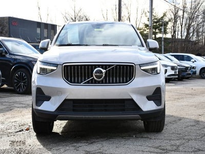 2025 Volvo XC40 B5 Core
