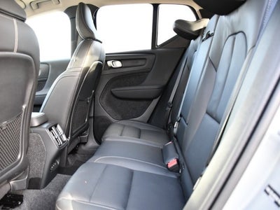 2025 Volvo XC40 B5 Core