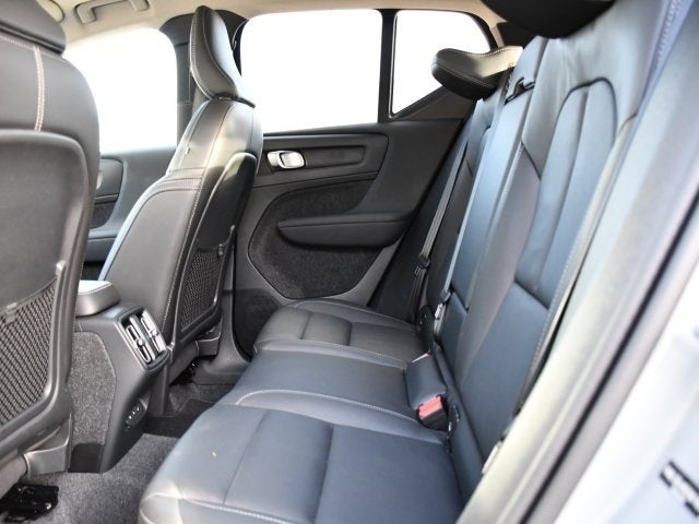 2025 Volvo XC40 B5 Core