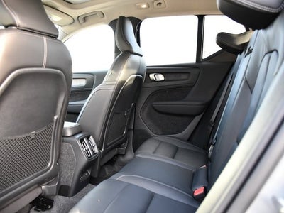 2025 Volvo XC40 B5 Core