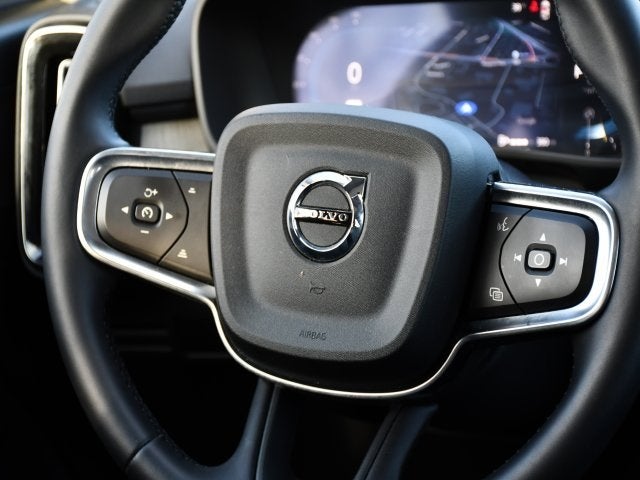 2025 Volvo XC40 B5 Core