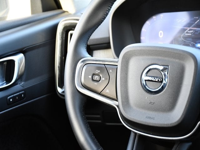 2025 Volvo XC40 B5 Core