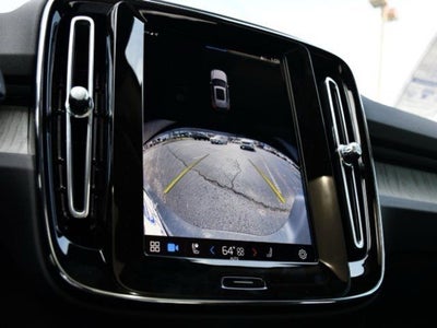 2025 Volvo XC40 B5 Core