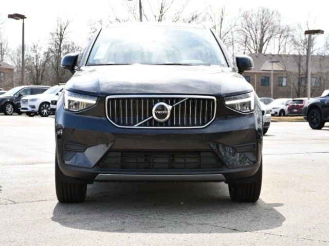 2025 Volvo XC40 B5 Core