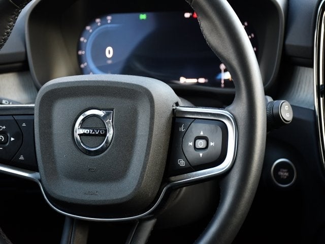 2025 Volvo XC40 B5 Core