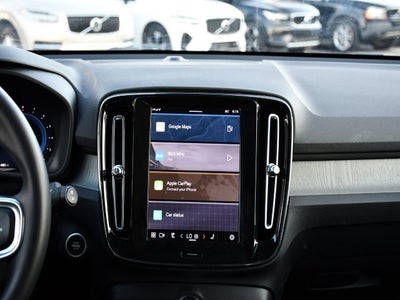 2025 Volvo XC40 B5 Core