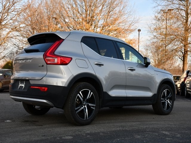 2025 Volvo XC40 B5 Core