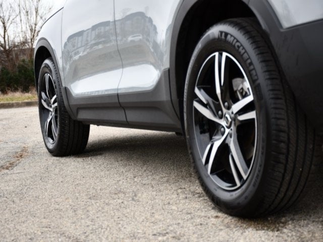 2025 Volvo XC40 B5 Core