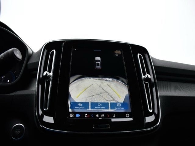 2025 Volvo XC40 B5 Core