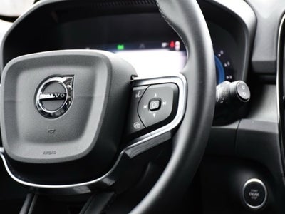 2025 Volvo XC40 B5 Core