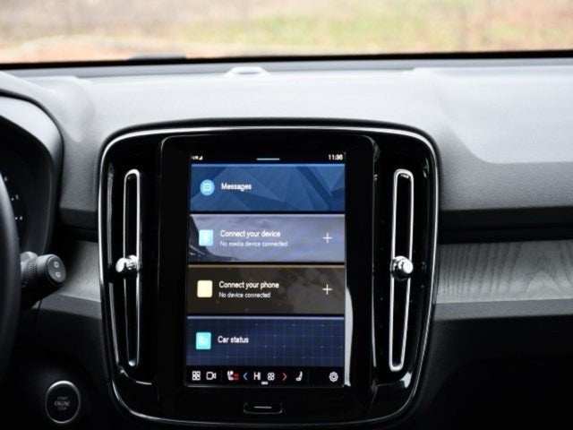 2025 Volvo XC40 B5 Core