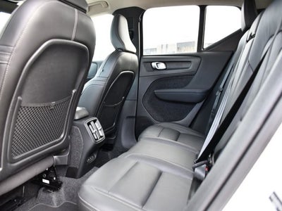 2025 Volvo XC40 B5 Core