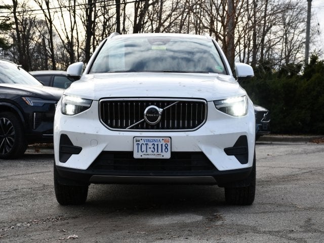 2025 Volvo XC40 B5 Core