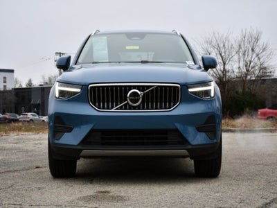 2025 Volvo XC40 B5 Core