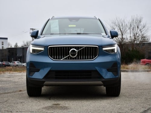 2025 Volvo XC40 B5 Core