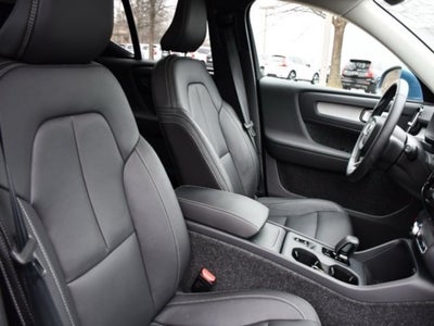 2025 Volvo XC40 B5 Core