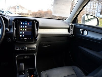 2025 Volvo XC40 B5 Core