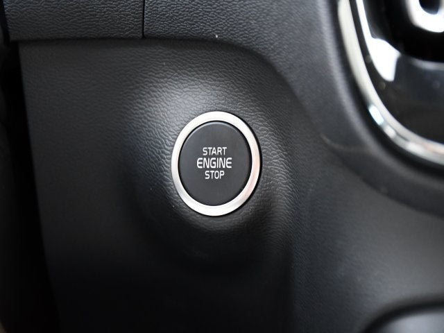 2025 Volvo XC40 B5 Core