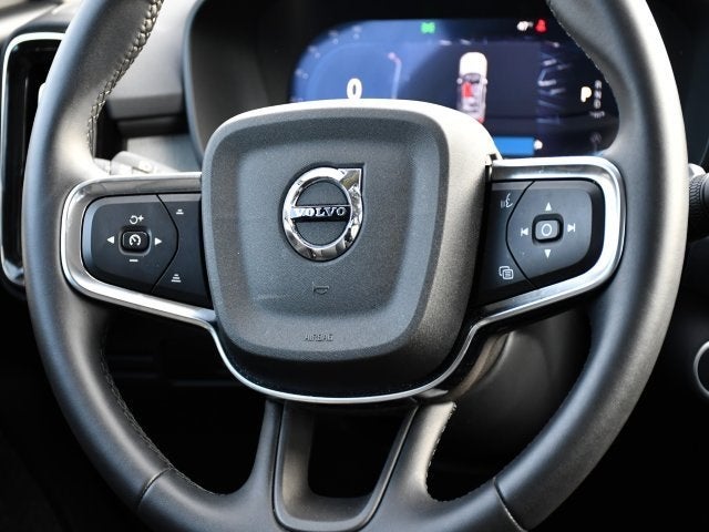 2025 Volvo XC40 B5 Core