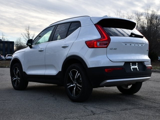 2025 Volvo XC40 B5 Core