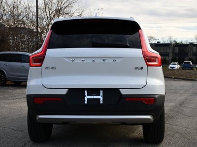 2025 Volvo XC40 B5 Core