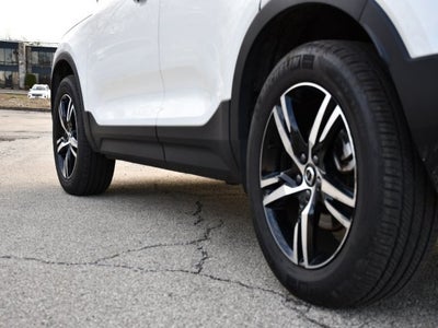 2025 Volvo XC40 B5 Core