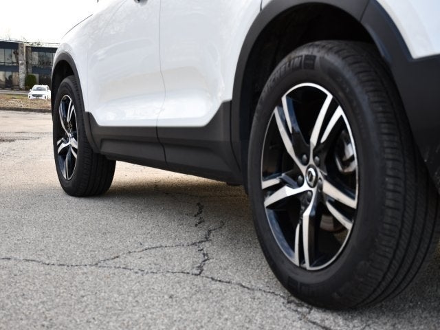 2025 Volvo XC40 B5 Core