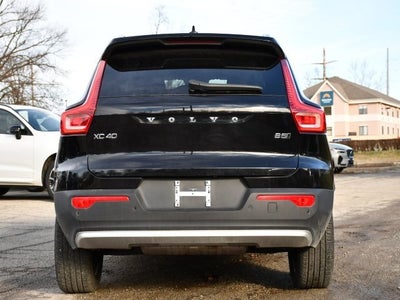 2025 Volvo XC40 B5 Core