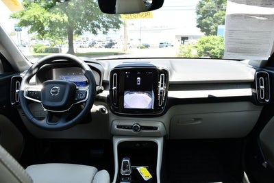2023 Volvo XC40 B5 Plus Dark Theme