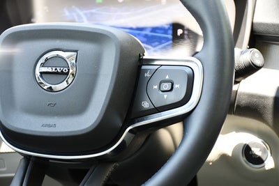 2023 Volvo XC40 B5 Plus Dark Theme