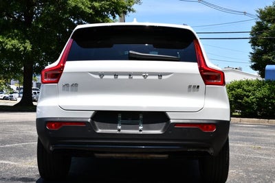 2023 Volvo XC40 B5 Plus Dark Theme
