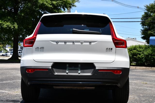 2023 Volvo XC40 B5 Plus Dark Theme