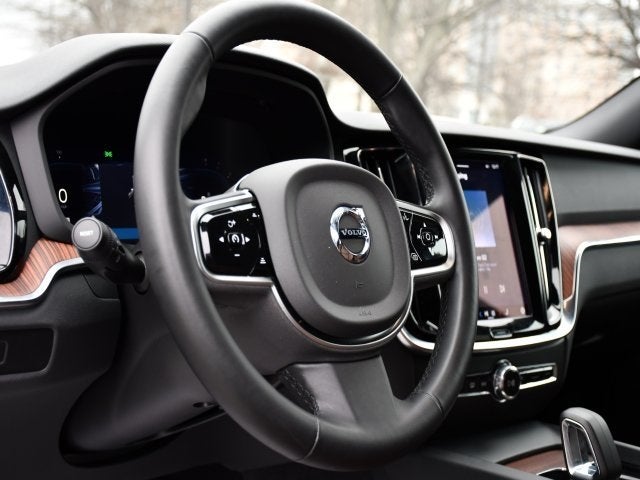 2025 Volvo V60 Cross Country B5 Plus