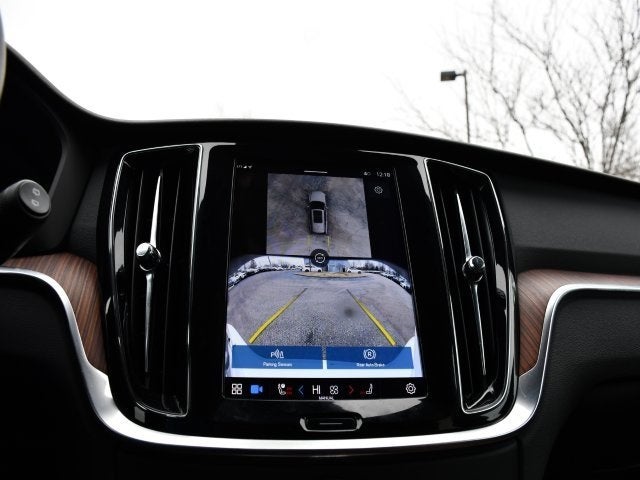 2025 Volvo V60 Cross Country B5 Plus