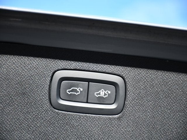 2025 Volvo XC90 B5 Plus 2025.5