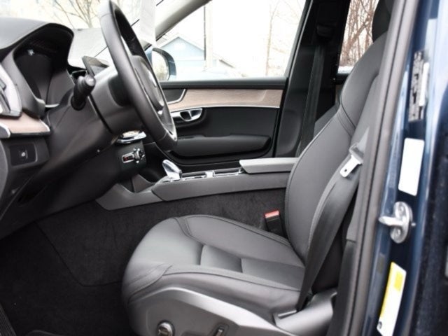 2025 Volvo XC90 B5 Plus 2025.5