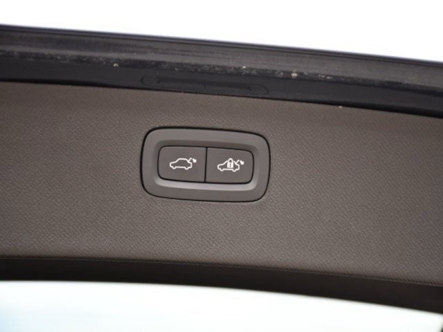 2025 Volvo XC90 B5 Plus 2025.5