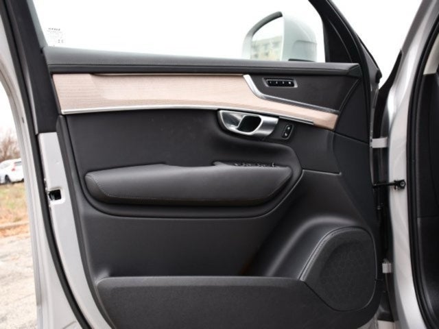 2025 Volvo XC90 B5 Plus 2025.5