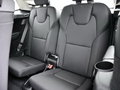 2025 Volvo XC90 B5 Plus 2025.5