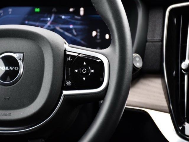 2025 Volvo XC90 B5 Plus 2025.5