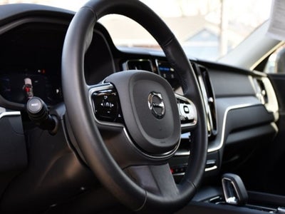 2025 Volvo XC60 B5 Plus