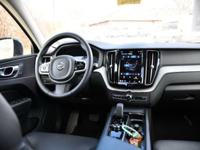 2025 Volvo XC60 B5 Plus