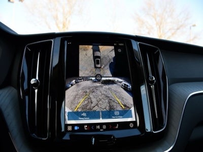 2025 Volvo XC60 B5 Plus